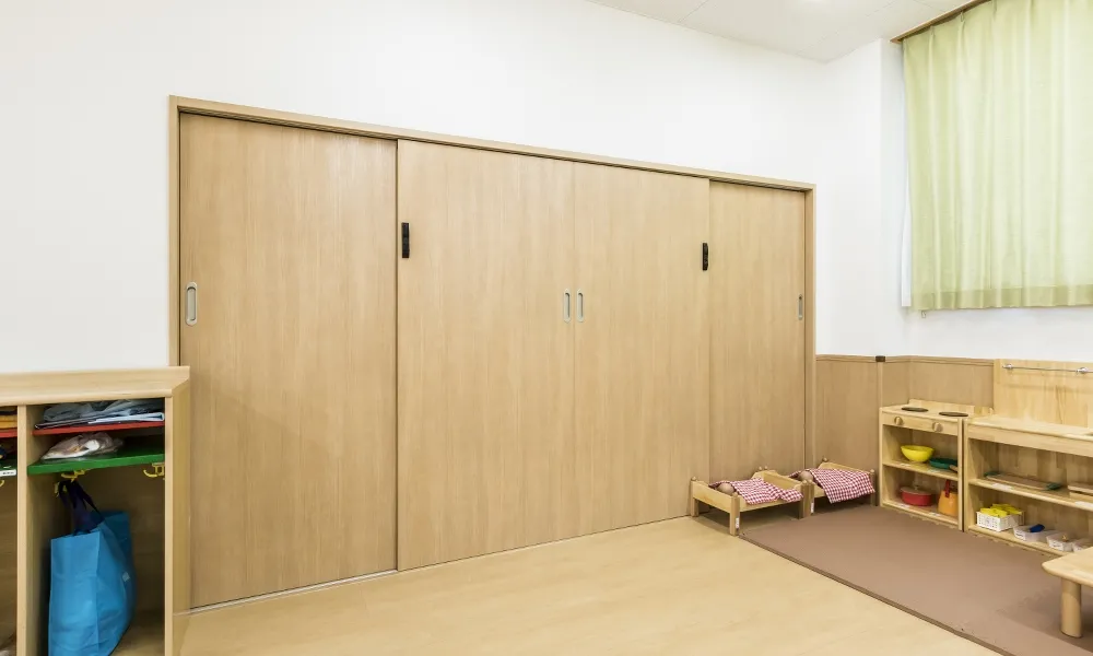 千葉県 保育園 : ドア：おもいやりドア（特注品）