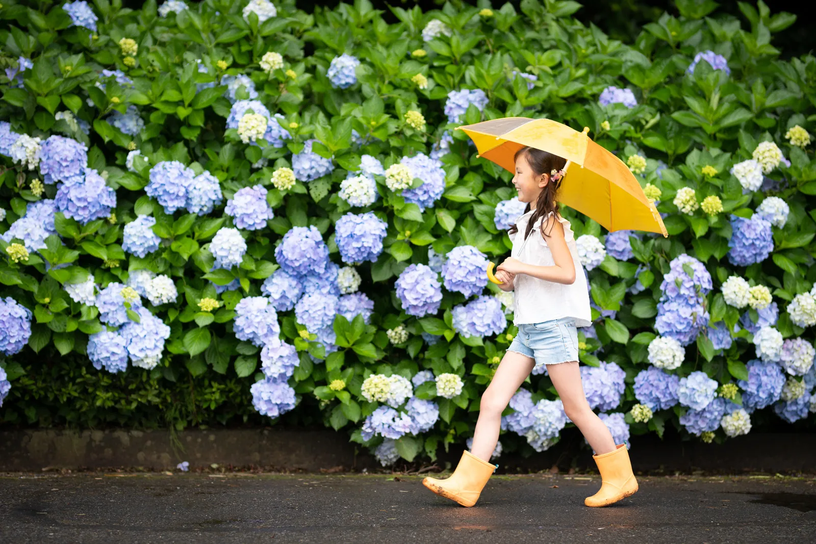 子どものお気に入りの長靴もスッキリ納める！ 幼保施設の下駄箱設計ポイント 