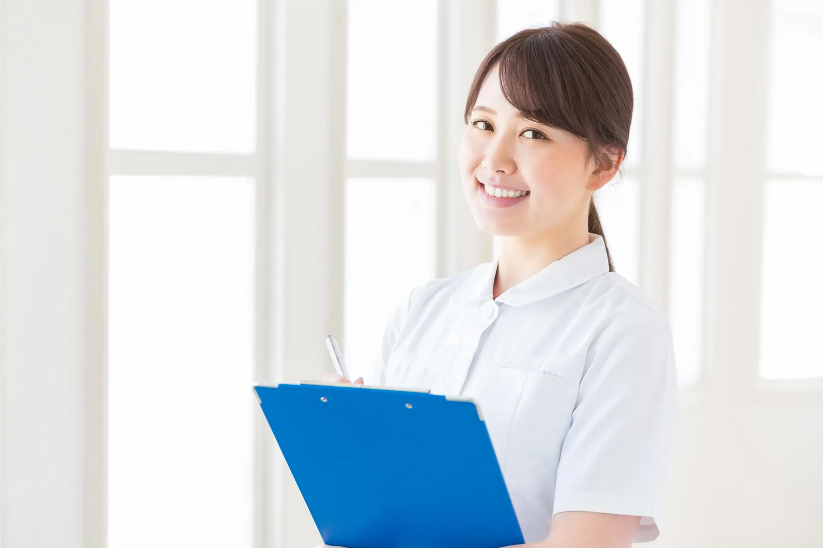 入院患者のお世話だけじゃない、多忙を極める看護師の仕事内容　負担を軽減するには？