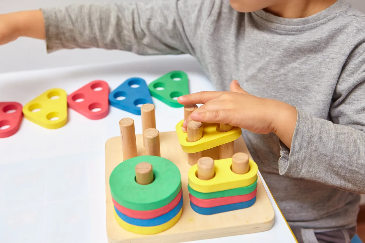 モンテッソーリ教育とは？　自信がない子にしないための自主性を育む方法と整えるべき環境