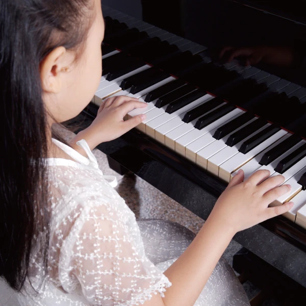 夢はピアニスト、と3歳の娘が言う。