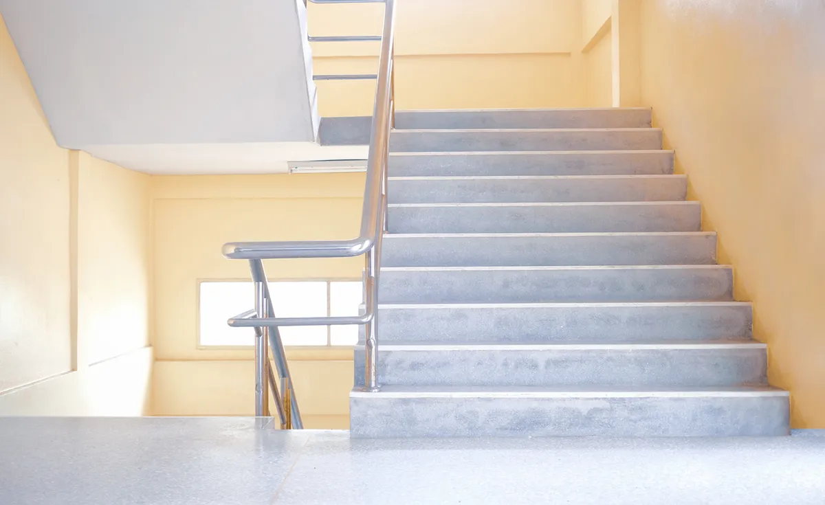 施設別の階段の高さ・踊り場の幅など寸法の規定
