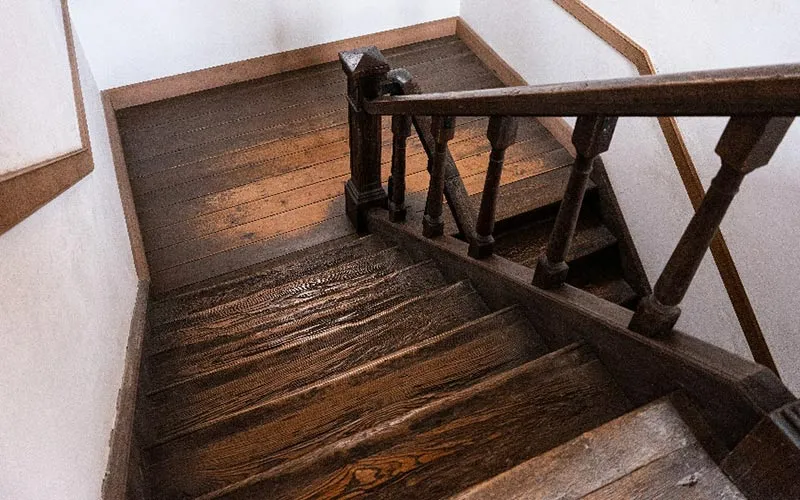 折り返し階段