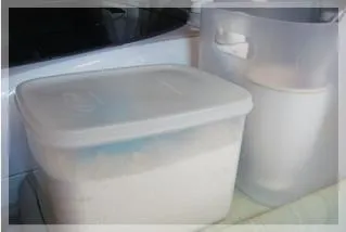 洗剤の箱を密閉容器に入れ替えた参考画像