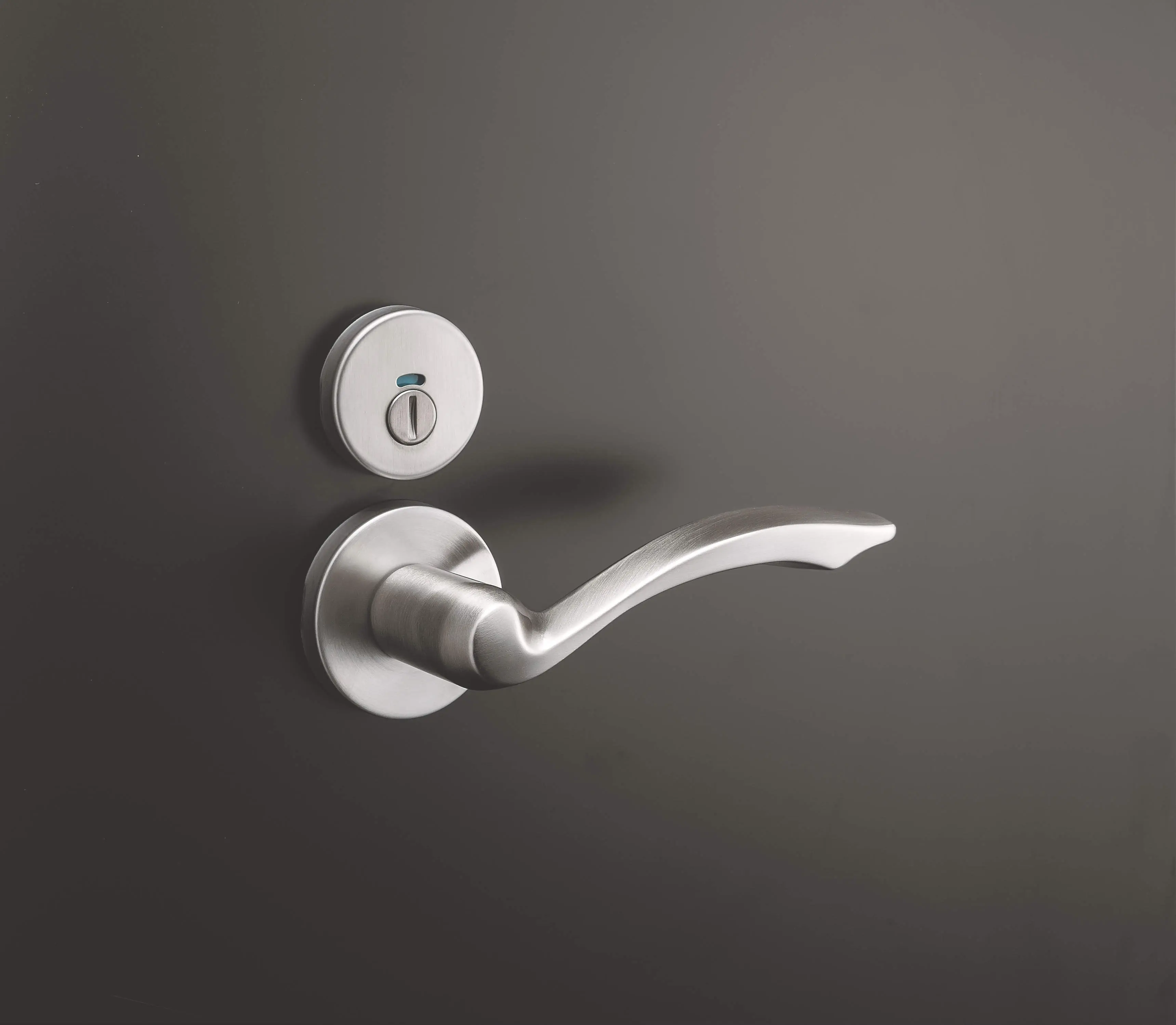 〈サテンニッケル仕上げ〉