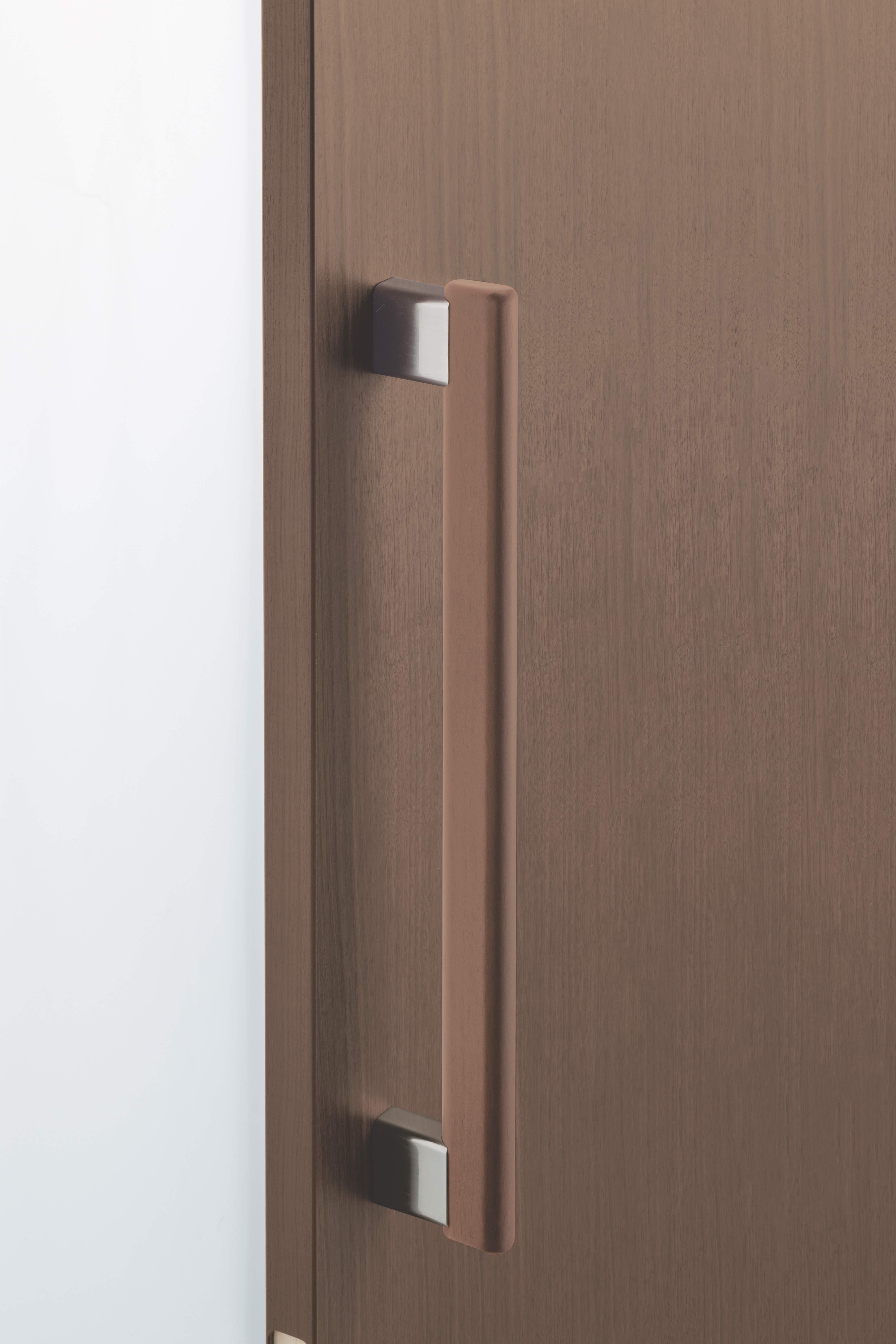 〈ダーク色〉\n扉の色柄：\nMG〈トープグレー柄〉\nMW〈ダルブラウン柄〉\nMU〈モスブラック柄〉