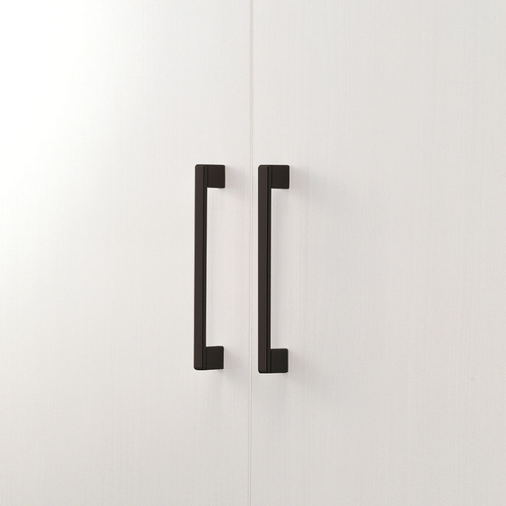 〈ブラック色〉