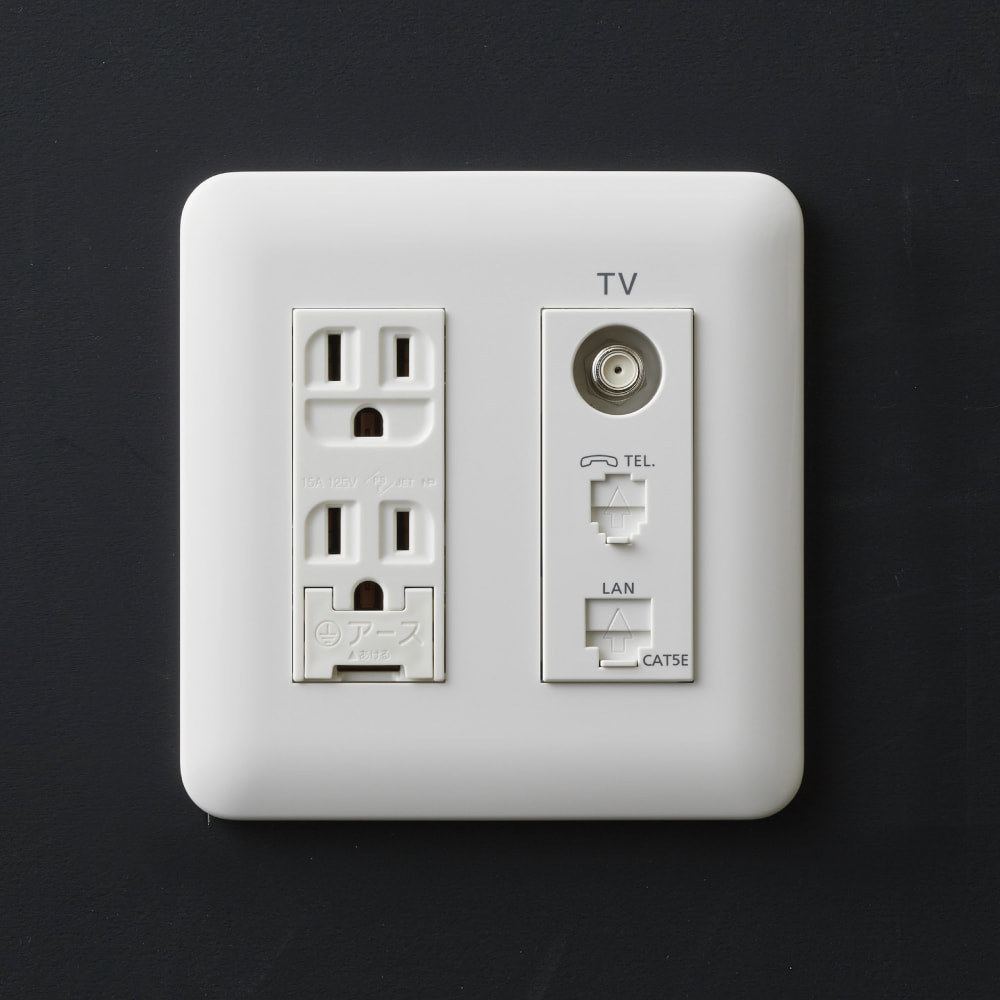 マルチメディアコンセント