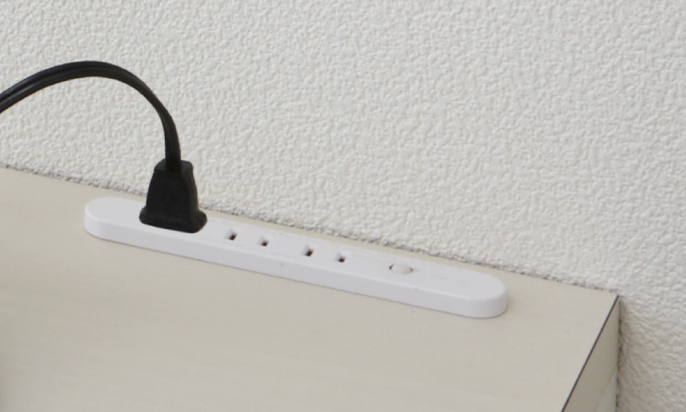 前巾木コンセント