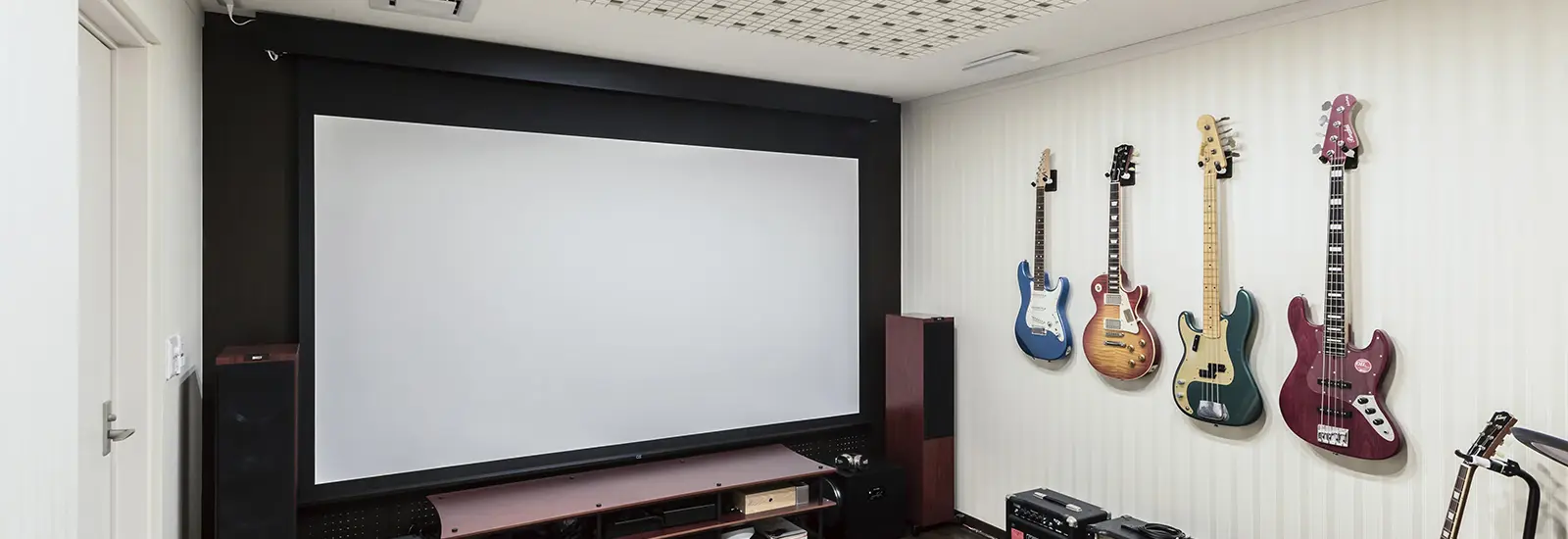 部屋の“防音”を究める。ホームシアターから楽器演奏まで趣味を満喫する防音リフォーム