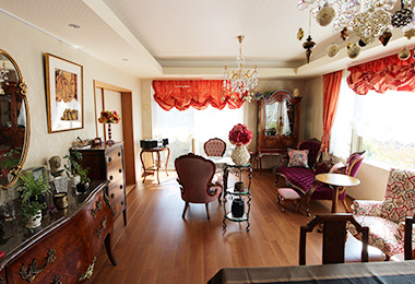 壁・天井・絨毯を張り替えたい。