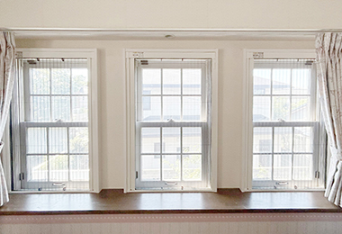 上げ下げ窓の壊れた網戸を新しくしたい。